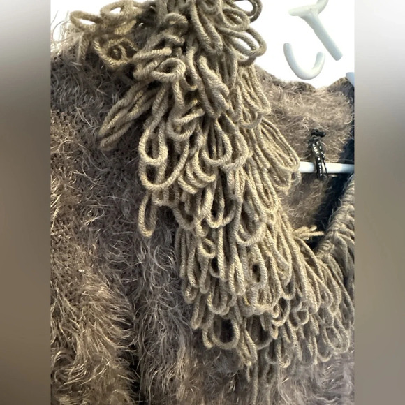 Lapis Brown Soft Stretchy Shaggy Hair Lion Neck & Cuffs Sweater - Picture 3 of 7